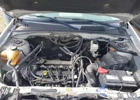 2009 Ford Escape Xlt from USA, damaged, VIN 1FMCU03769KB63257